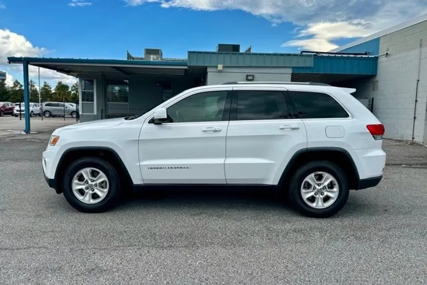 2016 Jeep Grand Cherokee Laredo photo 1