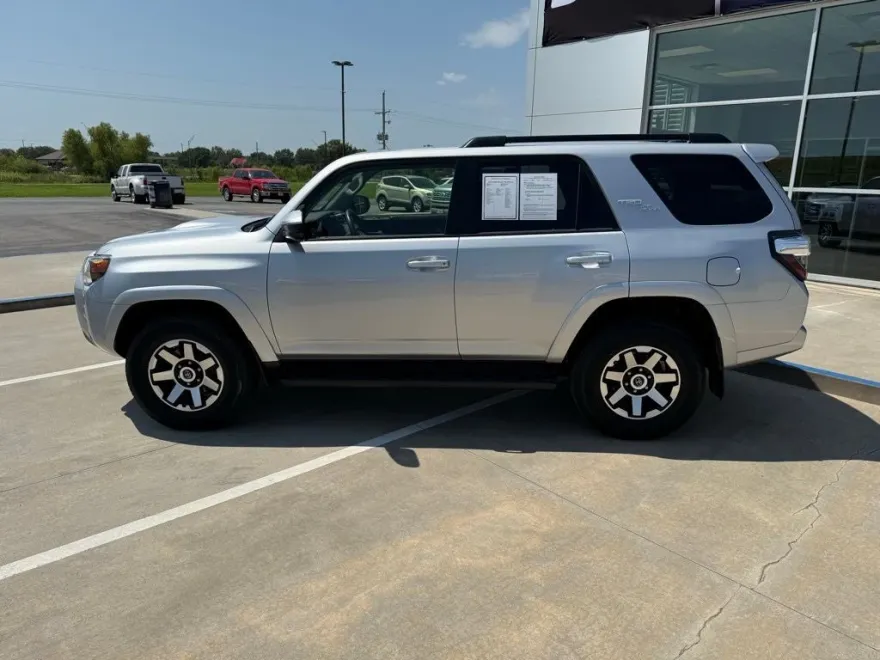 2024 Toyota 4Runner TRD Off-Road photo 1