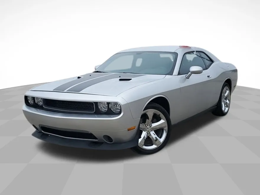 2009 Dodge Challenger SE photo 1
