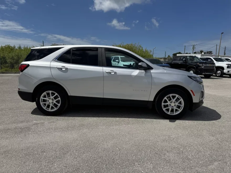 2022 Chevrolet Equinox photo 1