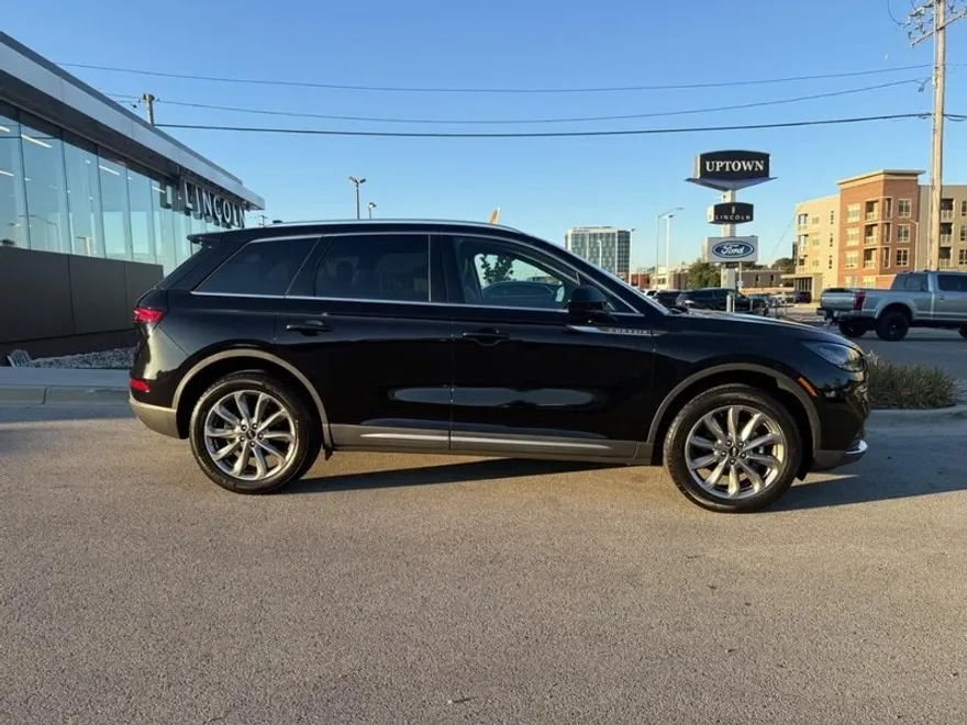2021 Lincoln Corsair Standard photo 1
