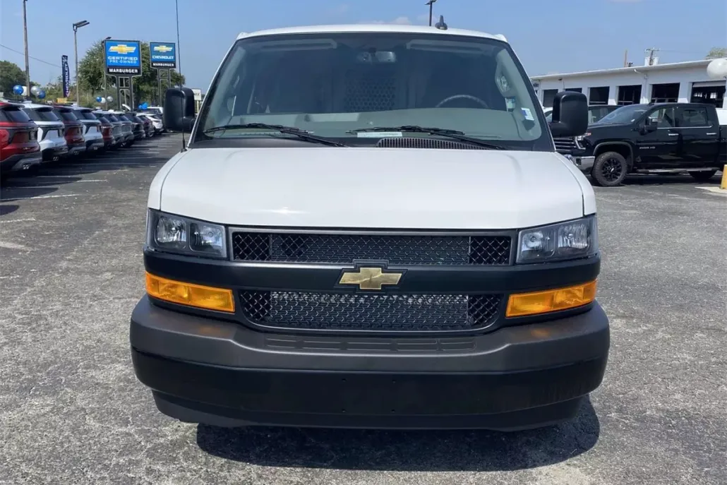 2025 Chevrolet Express 2500 Cargo photo 1