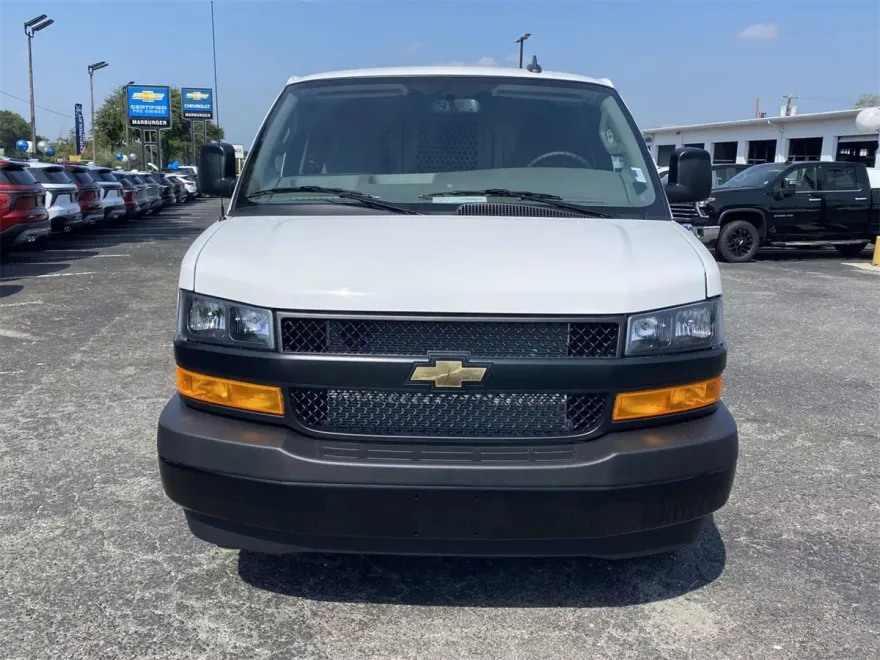 2025 Chevrolet Express 2500 Cargo photo 1