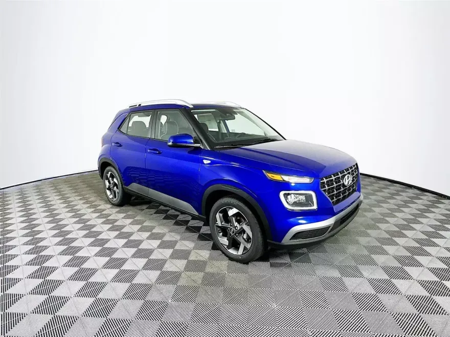 2025 Hyundai Venue Limited photo 1
