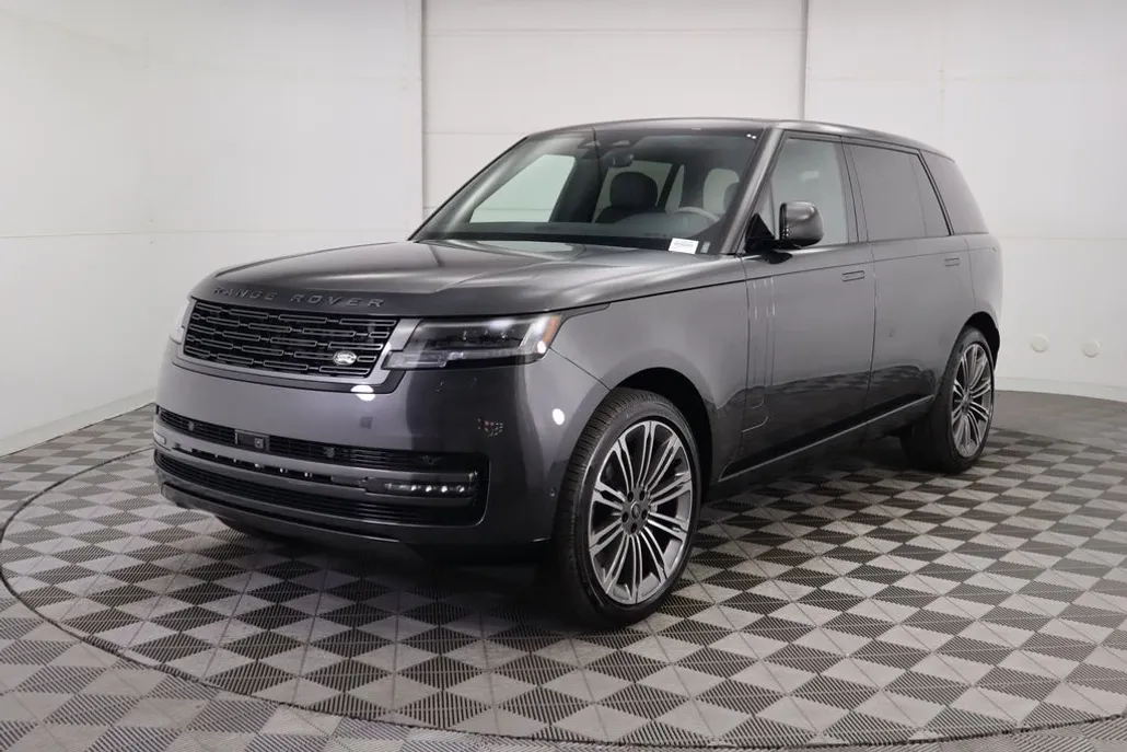 2025 Land Rover Range Rover SE photo 1