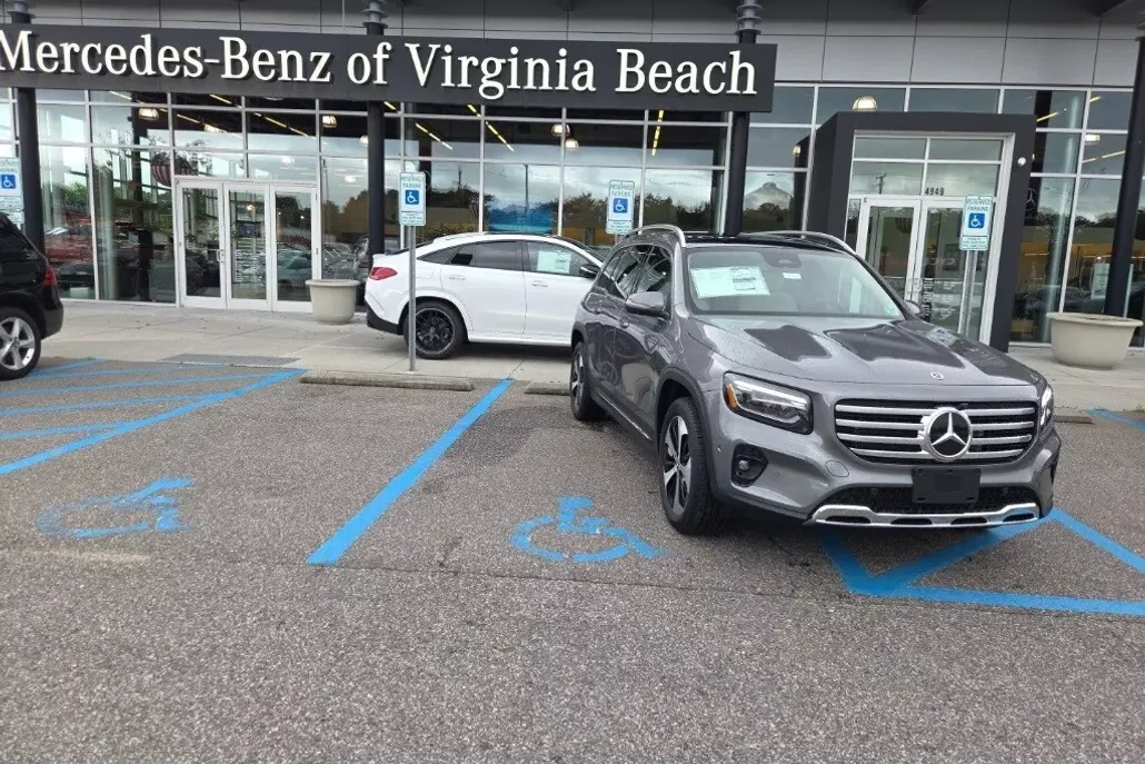 2025 Mercedes Benz GLB 250 photo 1