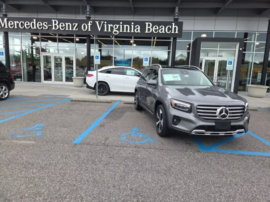 2025 Mercedes Benz GLB 250 photo 1