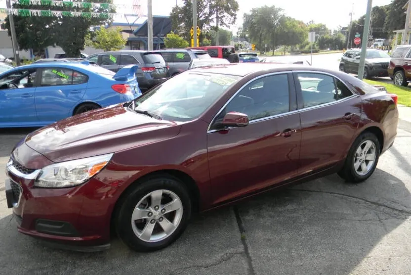 2015 Chevrolet Malibu 1LT photo 1