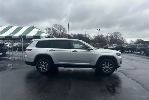 2024 Jeep Grand Cherokee Limited photo 2