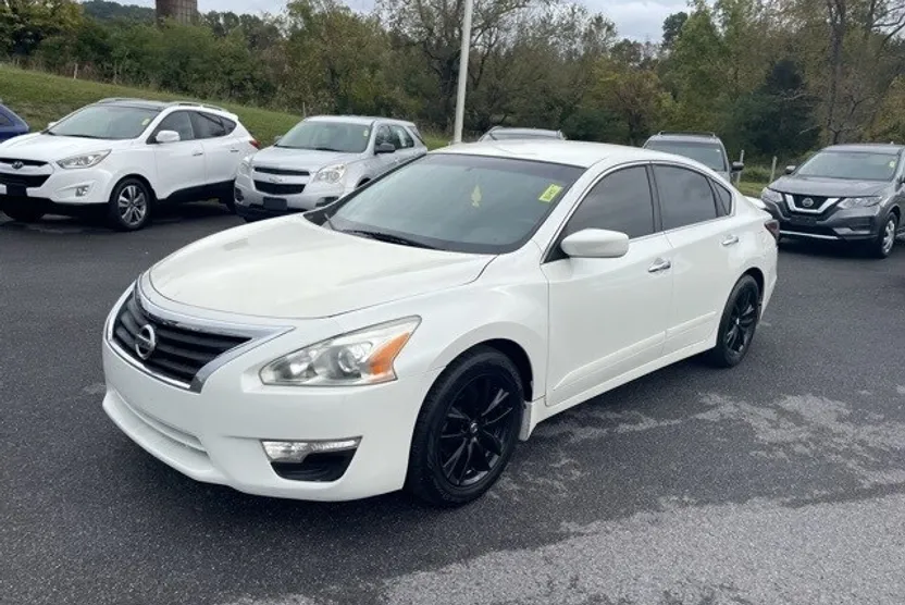 2015 Nissan Altima 2.5 S photo 1