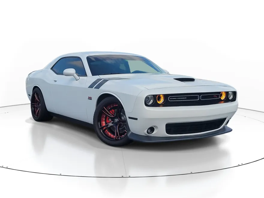 2019 Dodge Challenger R/T photo 1