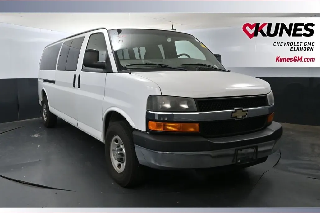 2013 Chevrolet Express 3500 LT Passenger photo 1