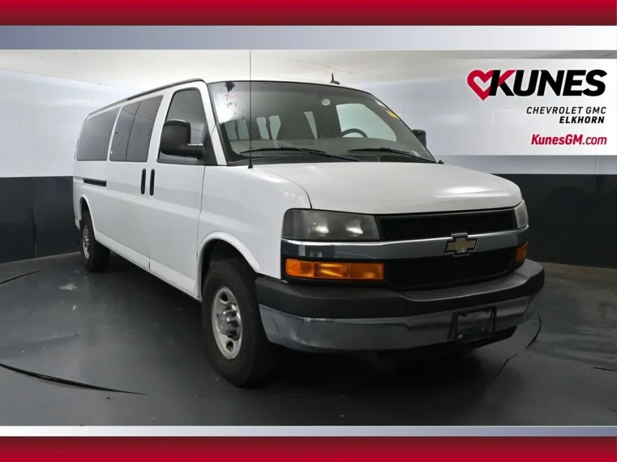2013 Chevrolet Express 3500 LT Passenger photo 1