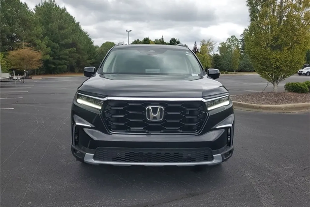 2025 Honda Pilot Touring photo 1