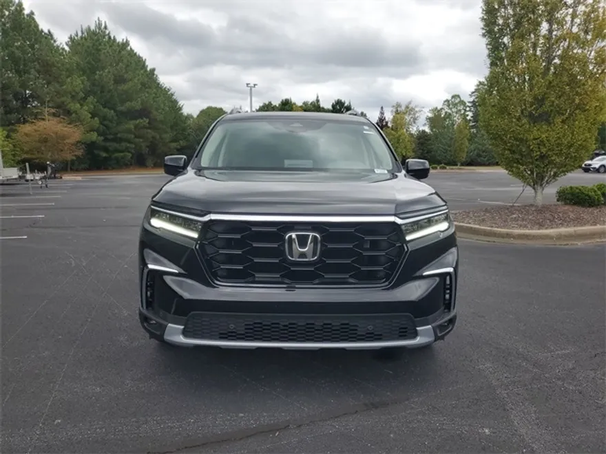 2025 Honda Pilot Touring photo 1