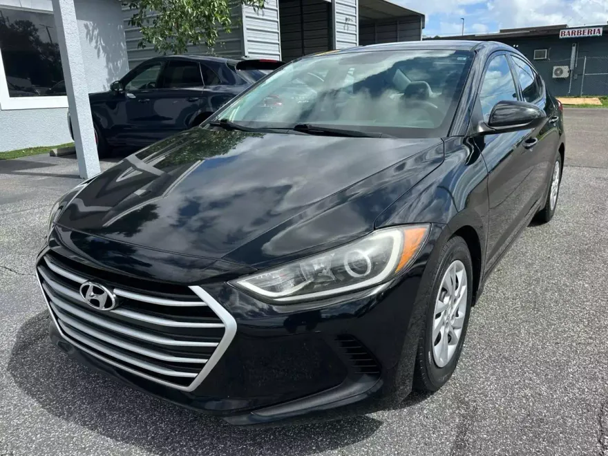 2018 Hyundai Elantra SE photo 1