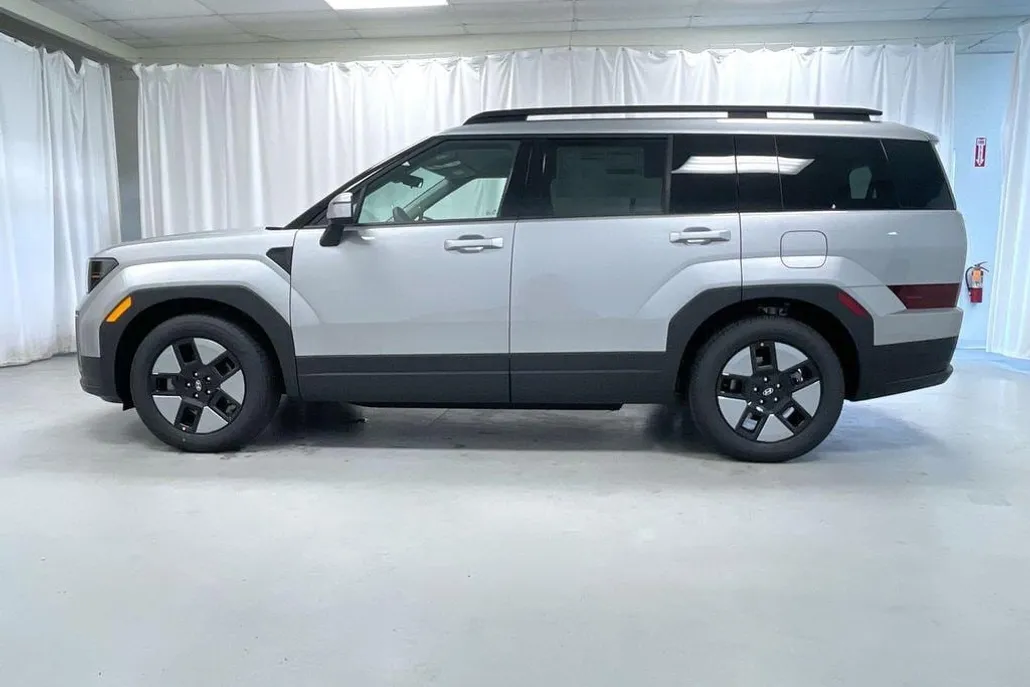 2026 Hyundai Santa Fe SEL photo 1