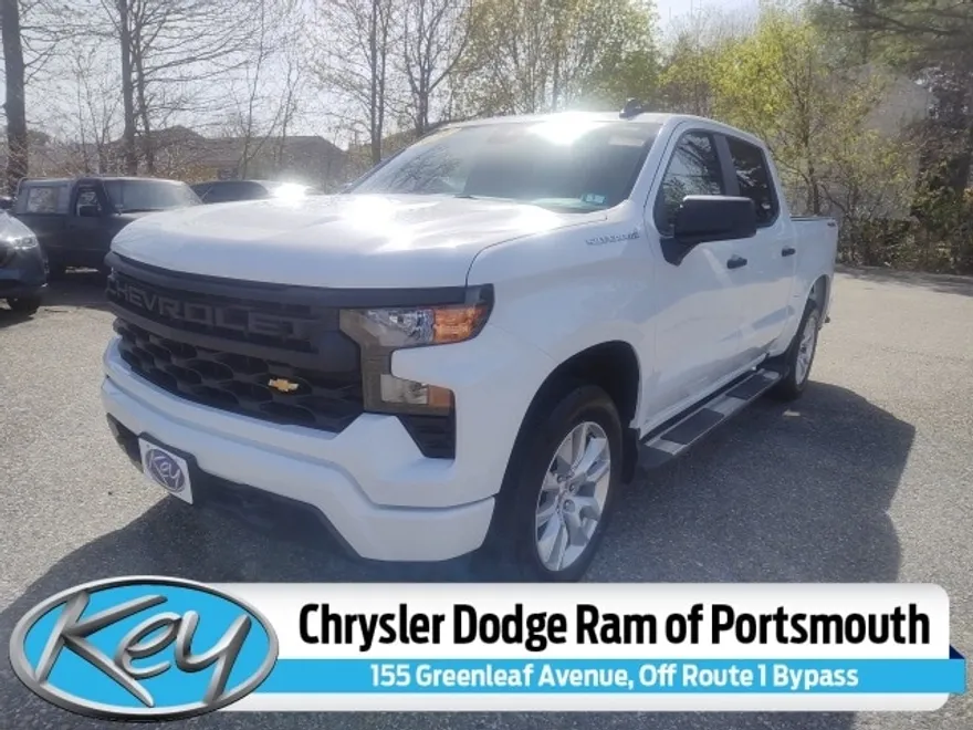 2024 Chevrolet Silverado 1500 Custom photo 1