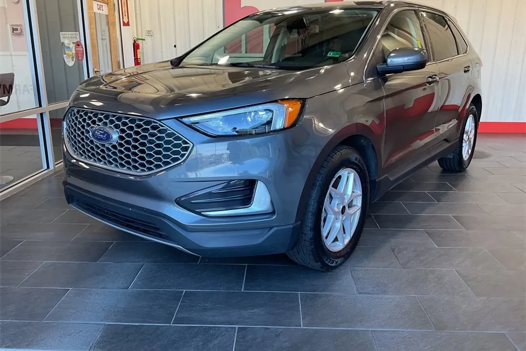 2024 Ford Edge SEL photo 1