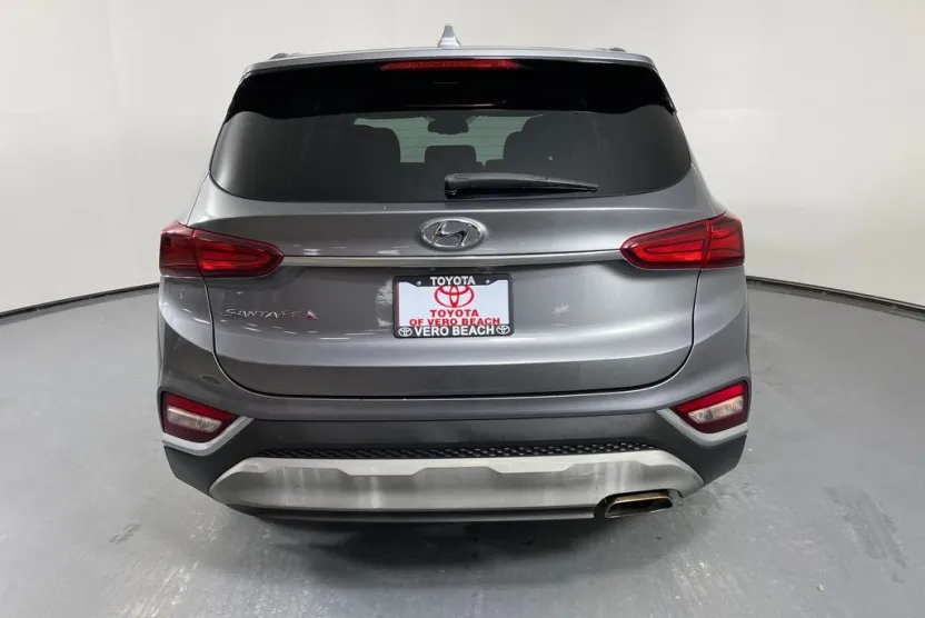 2019 Hyundai Santa Fe SEL photo 1