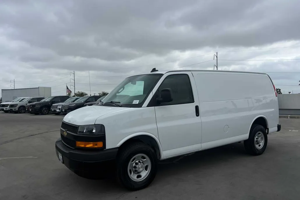 2022 Chevrolet Express Cargo photo 1