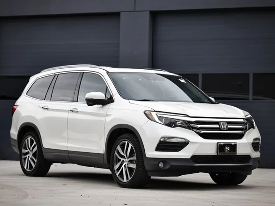 2016 Honda Pilot Touring photo 1