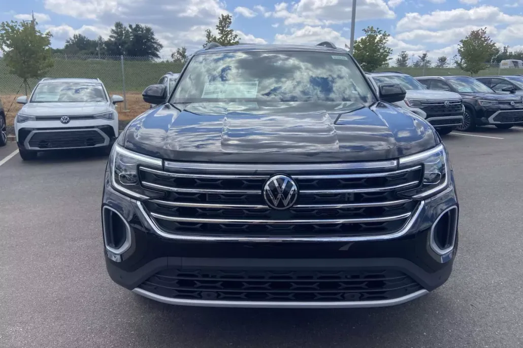 2026 Volkswagen Atlas SE Technology photo 1