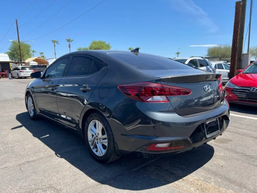 2020 Hyundai Elantra Value Edition photo 1