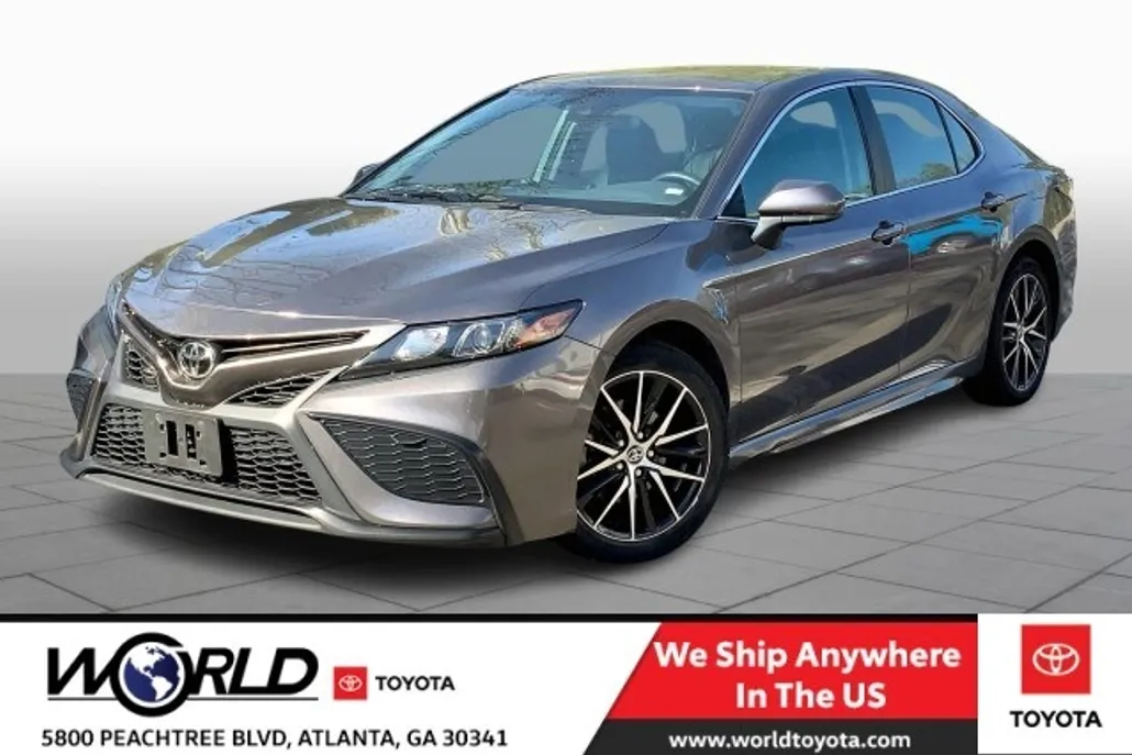 2021 Toyota Camry SE photo 1