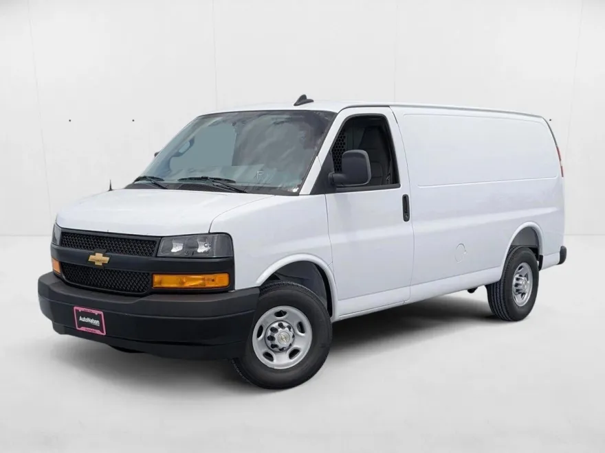 2025 Chevrolet Express Cargo 2500 Base photo 1