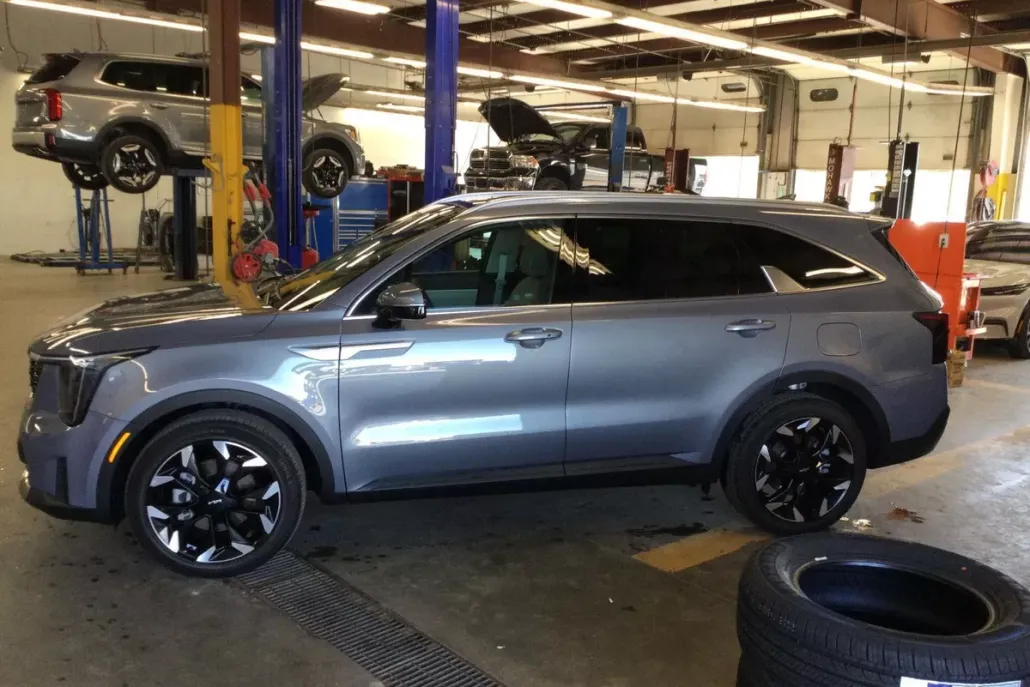 2025 Kia Sorento EX photo 1