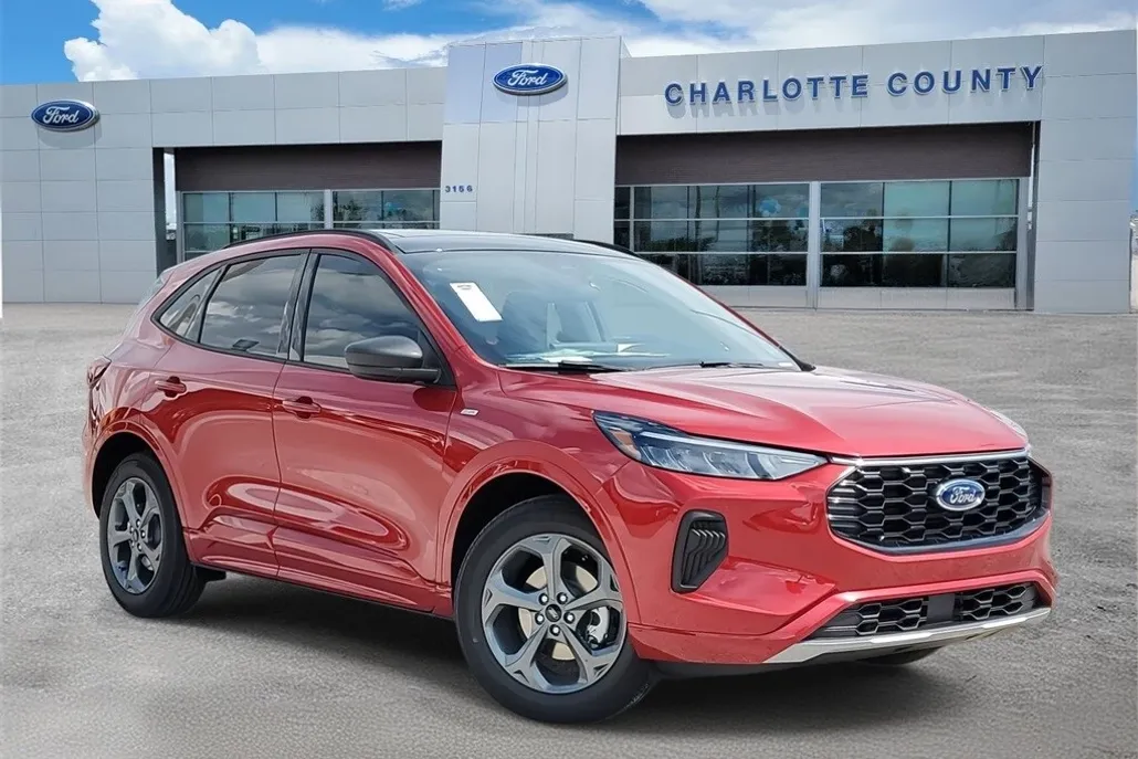 2024 Ford Escape ST-Line photo 1