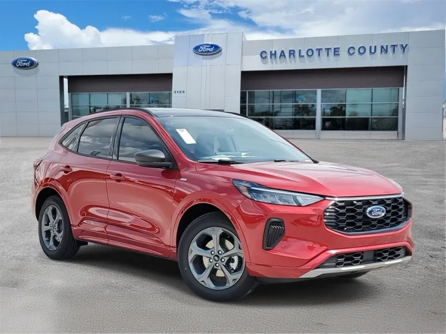 2024 Ford Escape ST-Line photo 1