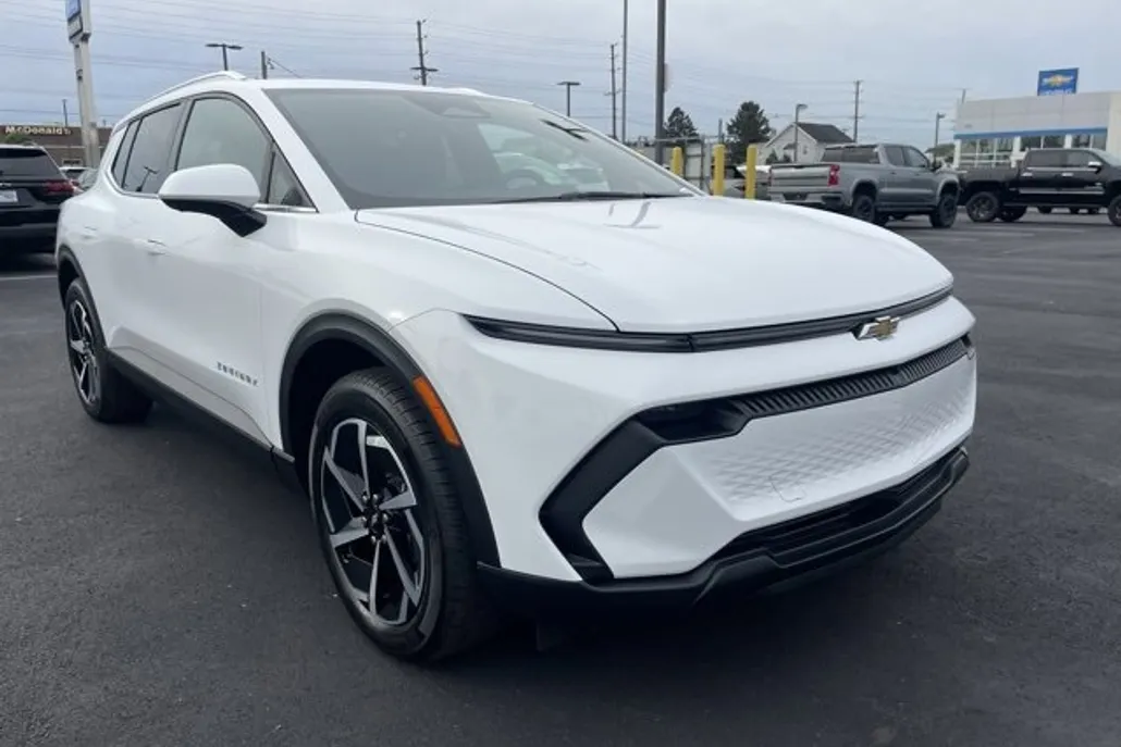 2026 Chevrolet Equinox EV 1LT photo 1