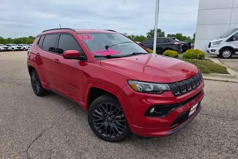2022 Jeep Compass Limited Red Edition photo 1