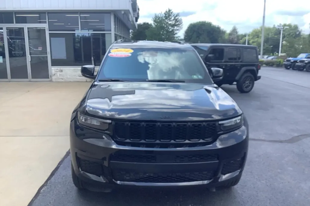 2024 Jeep Grand Cherokee Altitude photo 1