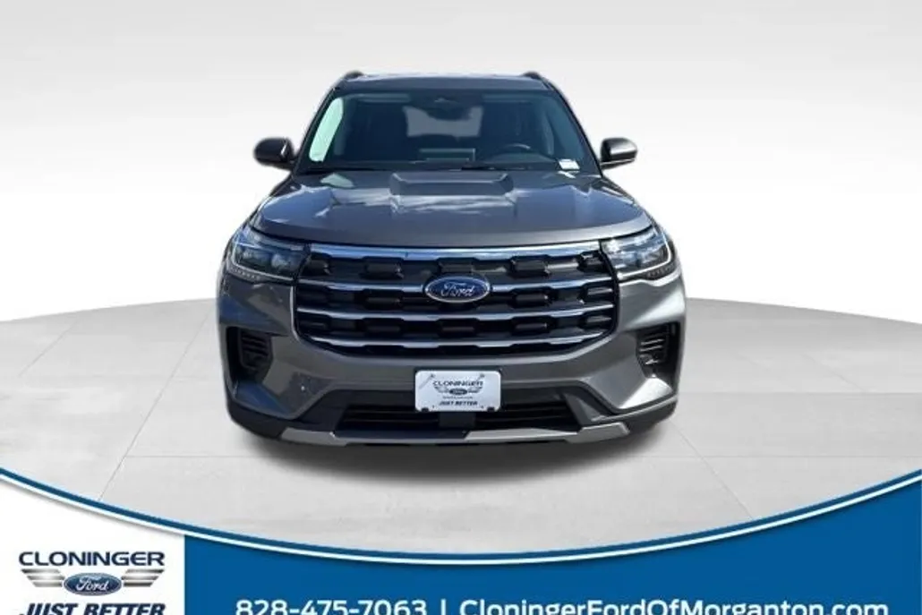 2025 Ford Explorer photo 1