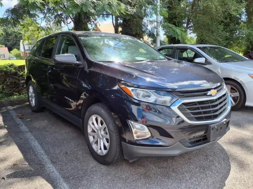 2020 Chevrolet Equinox LS photo 1