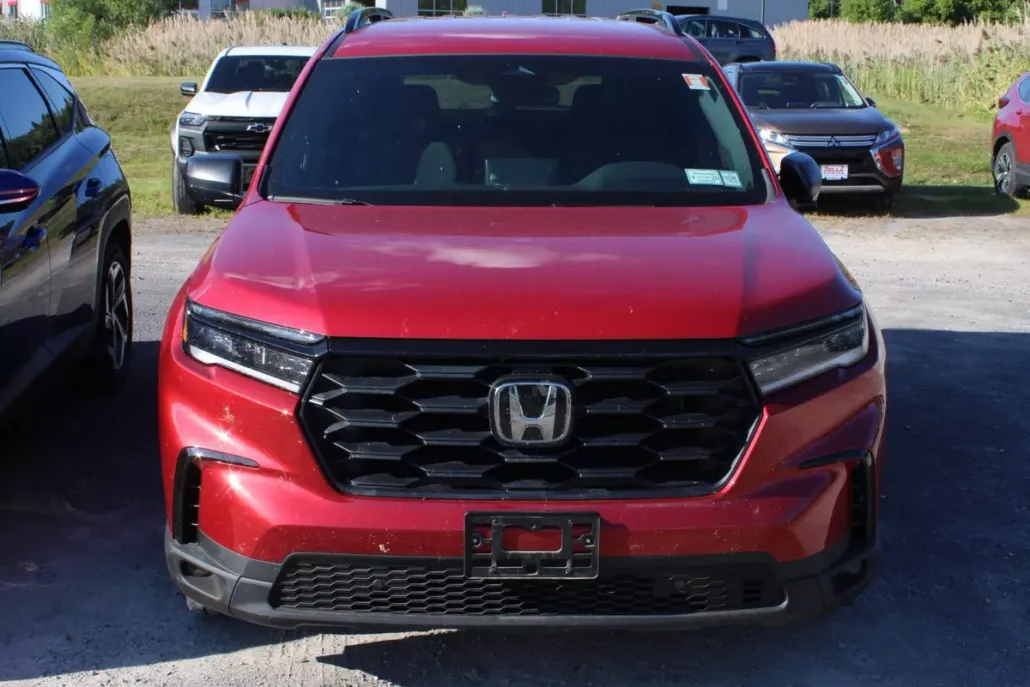 2025 Honda Pilot Sport photo 1
