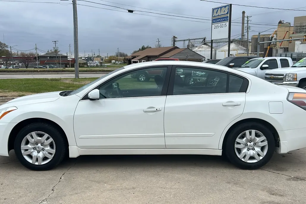 2012 Nissan Altima 2.5 S photo 1