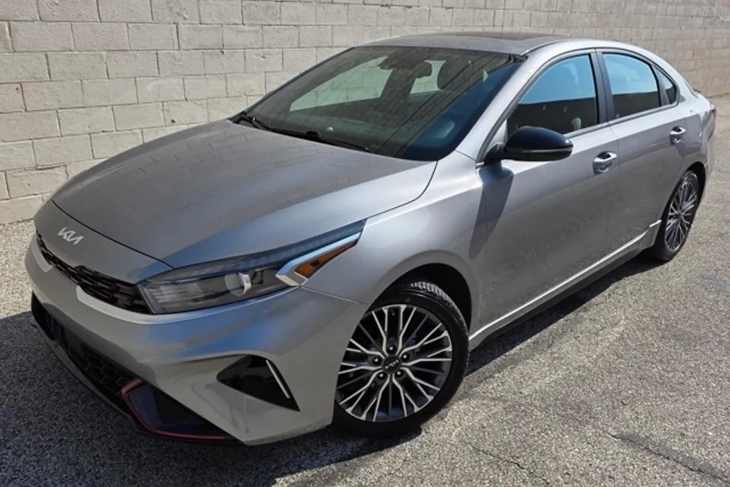 2024 Kia Forte GT-Line photo 1