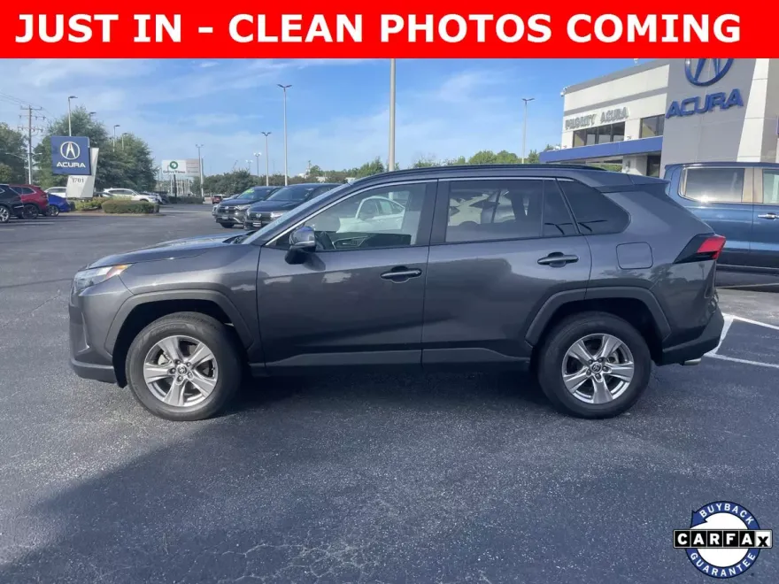 2023 Toyota RAV4 XLE photo 1