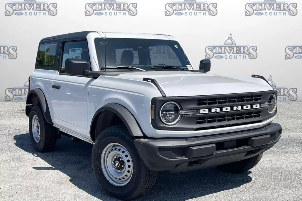 2025 Ford Bronco Base photo 1