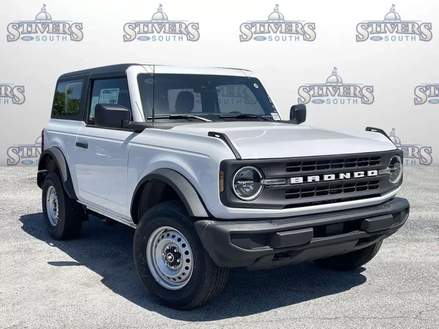 2025 Ford Bronco Base photo 1