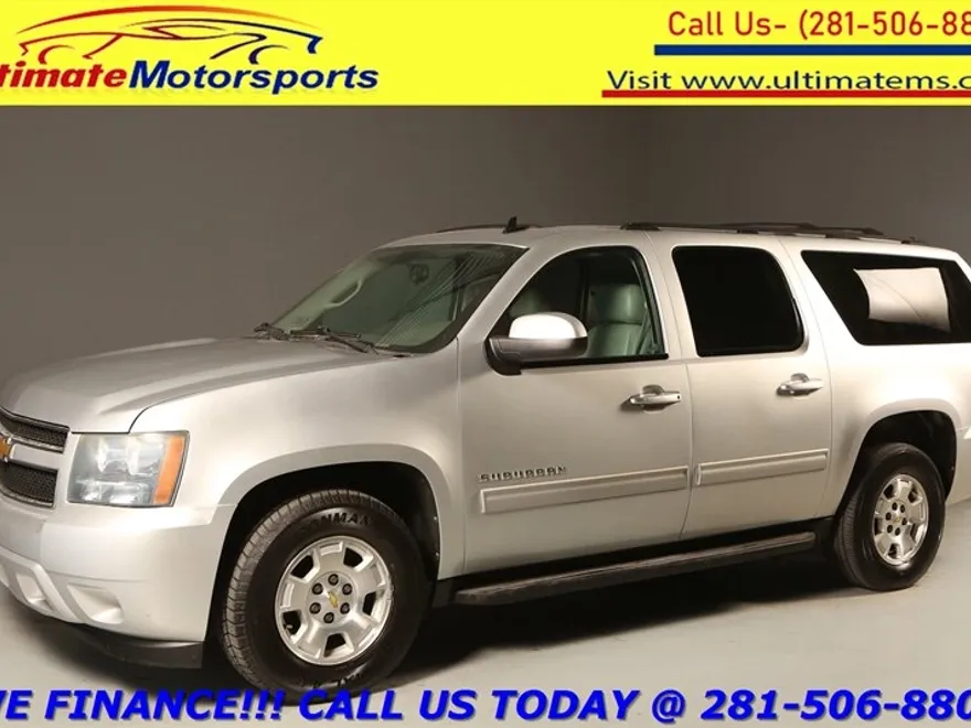 2012 Chevrolet Suburban LT photo 1