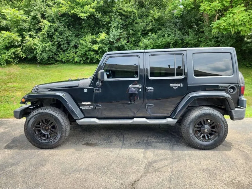 2011 Jeep Wrangler Unlimited Sahara photo 1