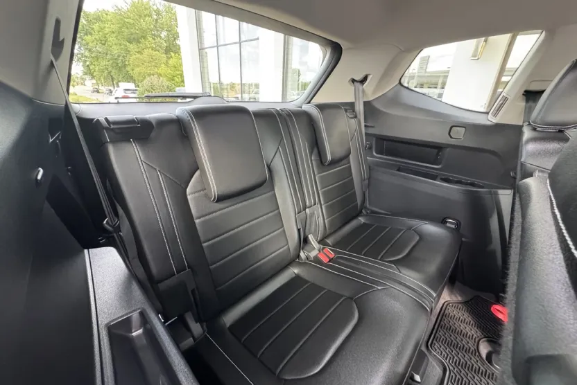 2024 Volkswagen Atlas SEL photo 1