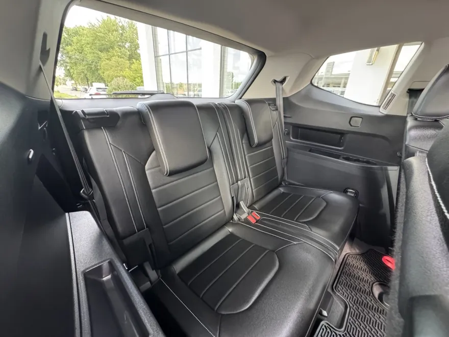 2024 Volkswagen Atlas SEL photo 1