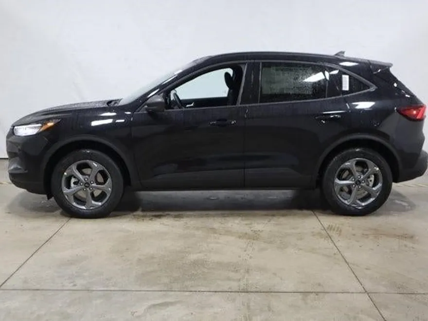 2025 Ford Escape ST-Line photo 1