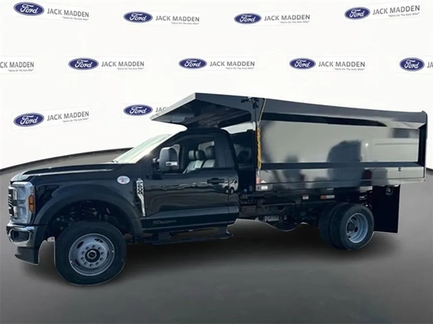 2024 Ford F-600 photo 1